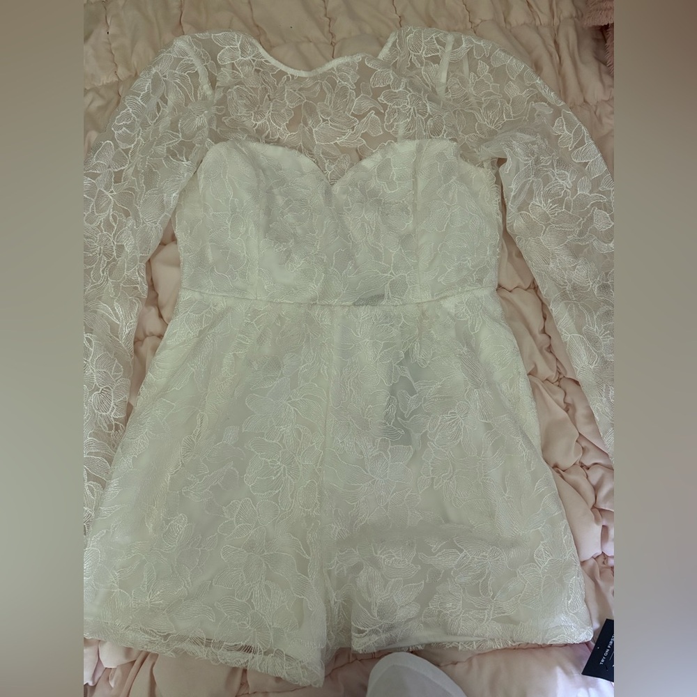 Lulu's White Lace Long Sleeve Romper